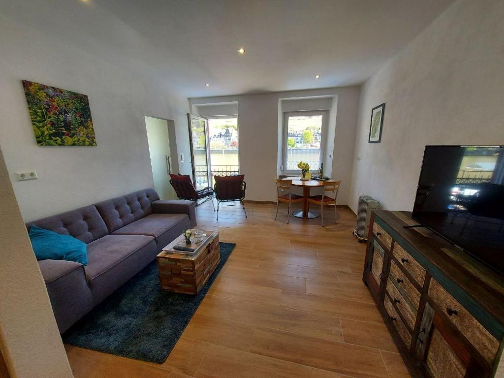 Moselliebe Zell Apartment ภายนอก รูปภาพ
